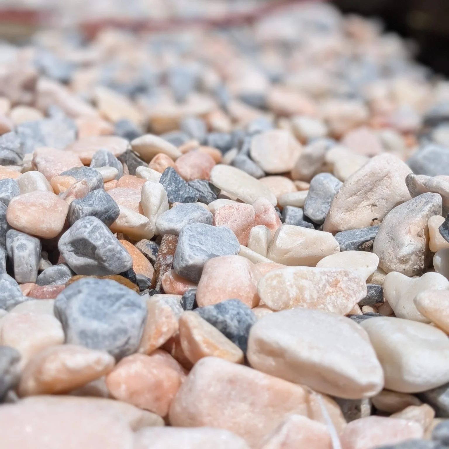 20-50mm Polar Pink Marble Pebbles - Image 4