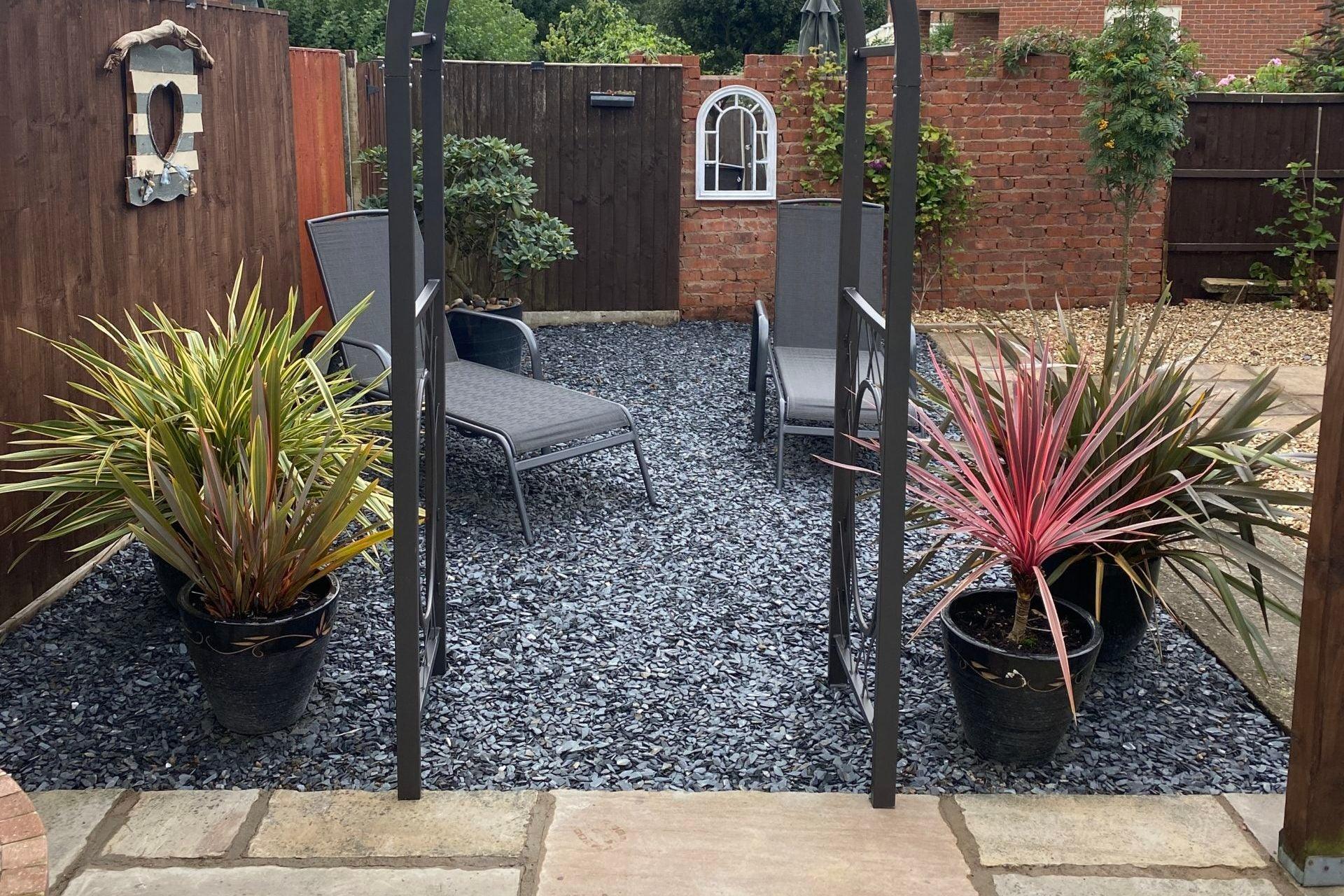 20mm Blue Slate Chippings - Image 3