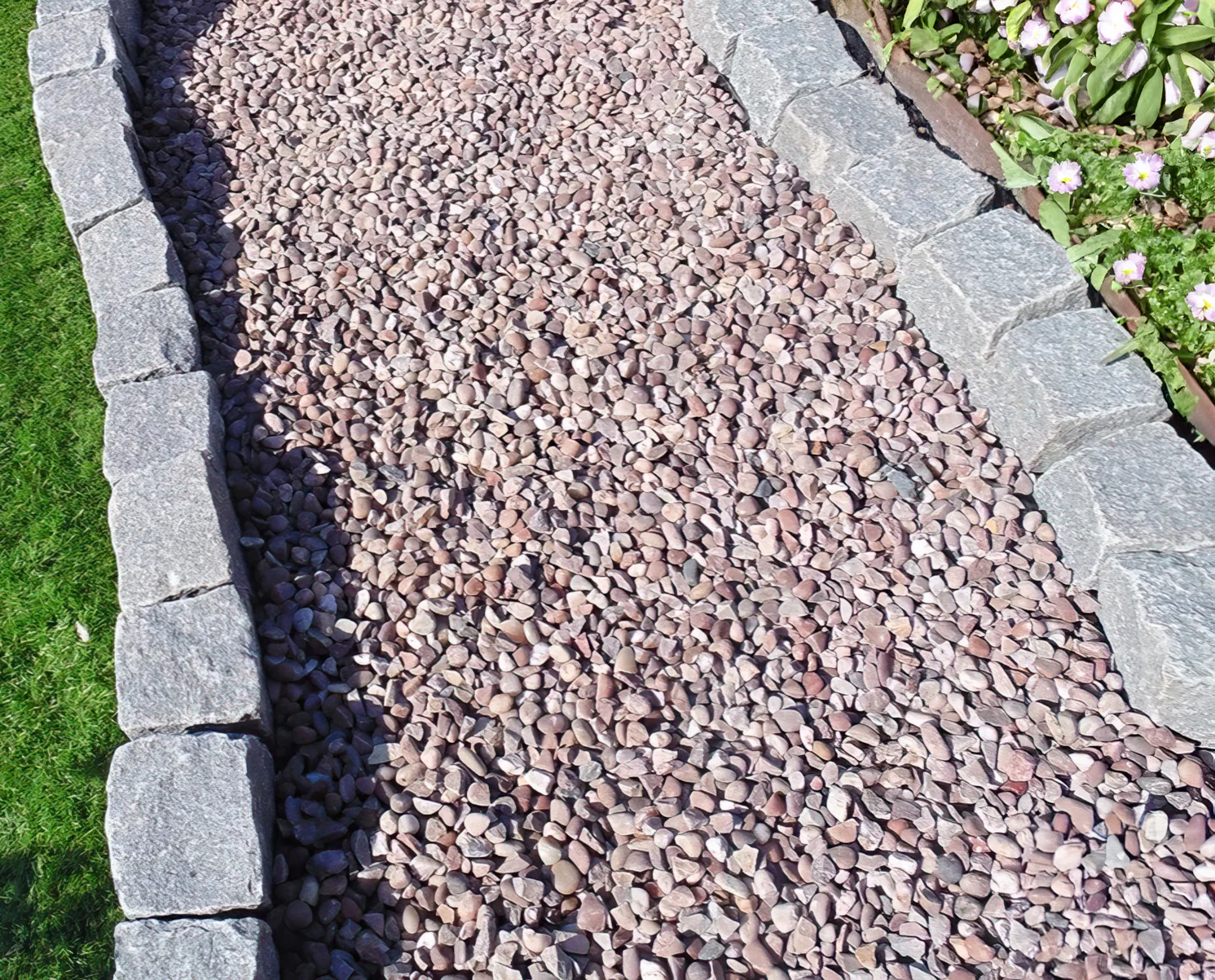 20mm Staffordshire Pink Gravel - Image 3