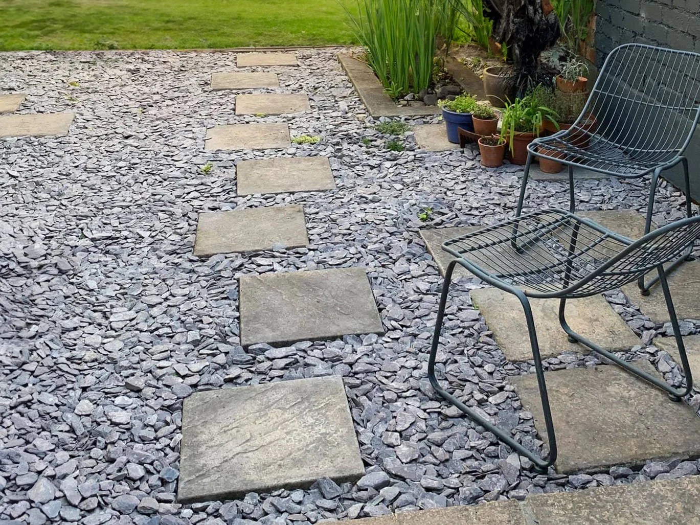 40mm Blue Slate Chippings - Image 4