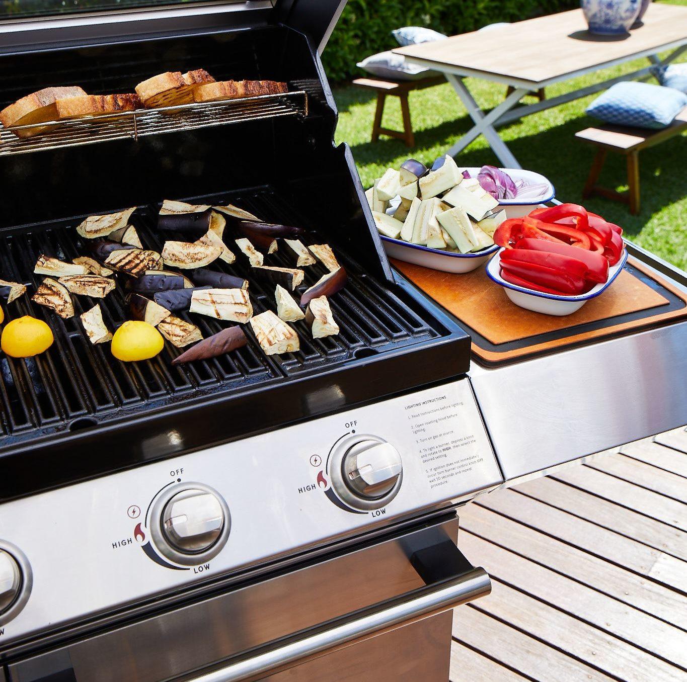 BeefEater 1200E Series 3 Burner BBQ & Trolley - Image 5