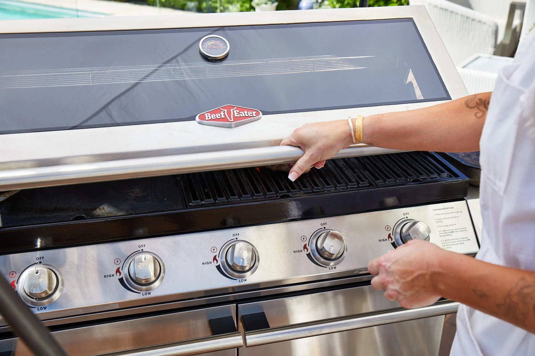 BeefEater 1200S Series 4 Burner BBQ & Trolley - Image 5