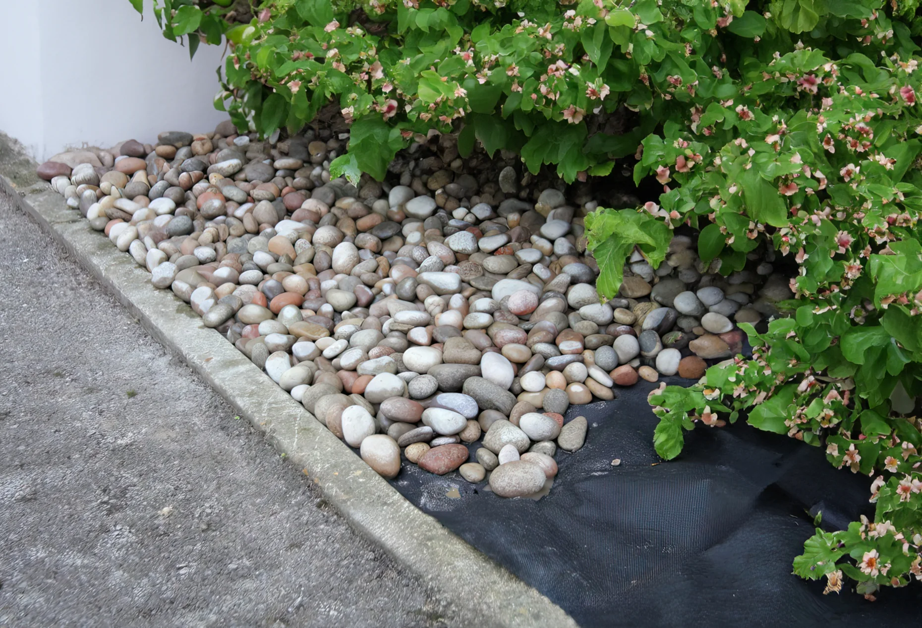 LANDTEX Landscaping Weed Membrane 1 x 15m - Image 3